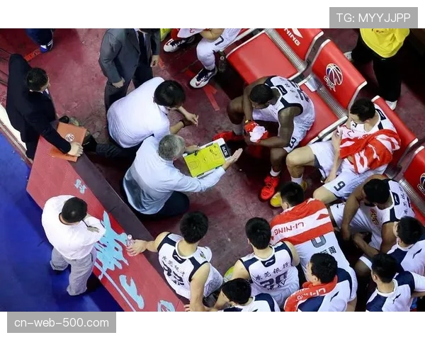 山东防守端面对挡拆战术应对失当 内线换防外线补位节奏脱节